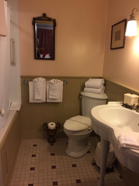 Bushnell House ウェストブルック エクステリア 写真