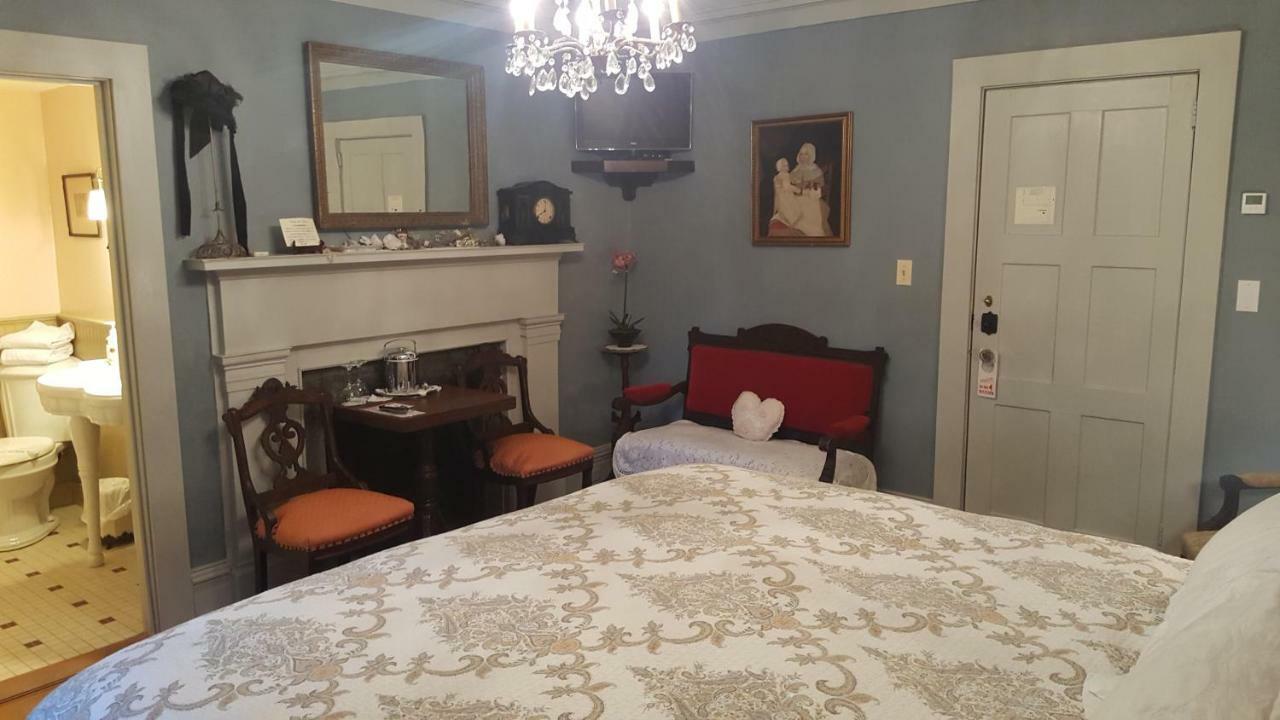 Bushnell House ウェストブルック エクステリア 写真